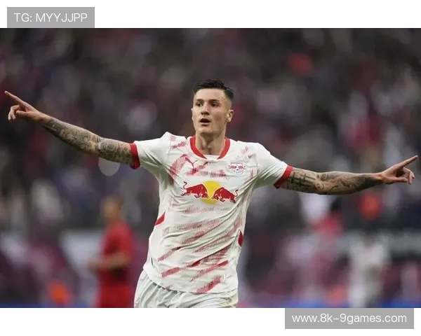 曼联前锋谢什科膝盖受伤预计缺阵一月,锋线用人告急。 曼联前锋谢什科膝盖受伤预计缺阵一月,锋线用人告急。